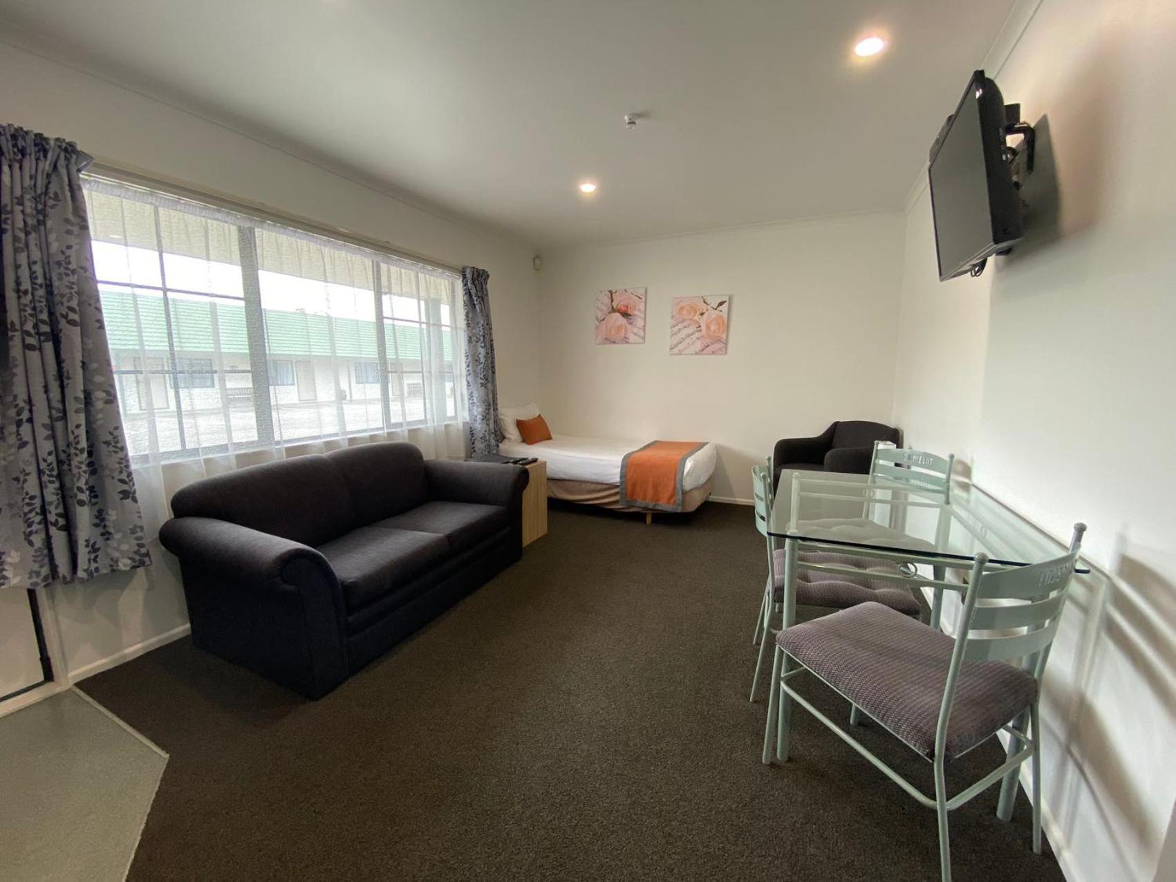Camelot Motor Lodge And Conference Centre Palmerston North Extérieur photo