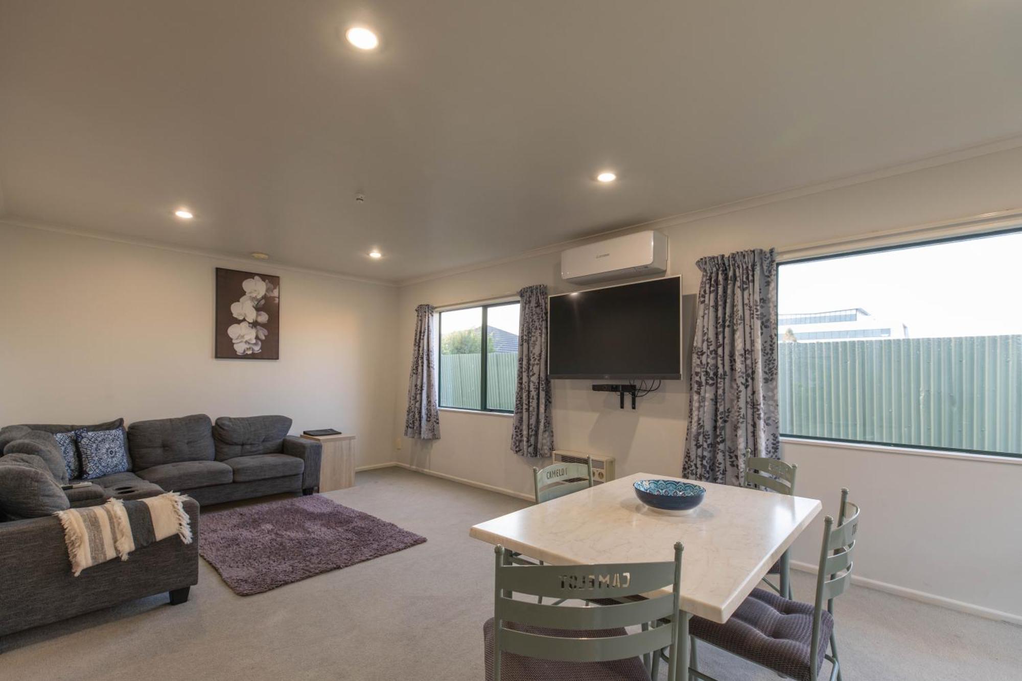 Camelot Motor Lodge And Conference Centre Palmerston North Extérieur photo